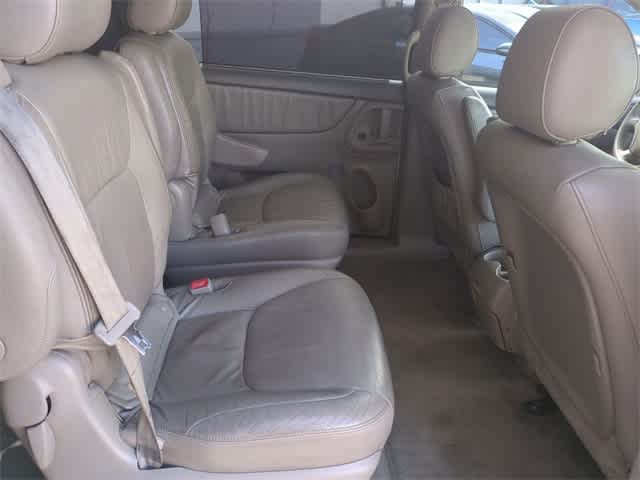 2008 Toyota Sienna XLE Ltd 21