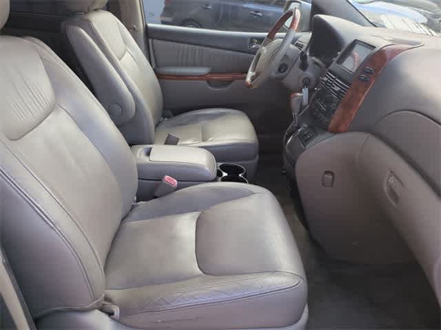 2008 Toyota Sienna XLE Ltd 23