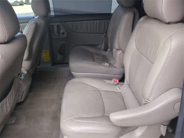 2008 Toyota Sienna XLE Ltd 20