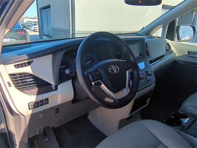 2015 Toyota Sienna XLE Premium 2