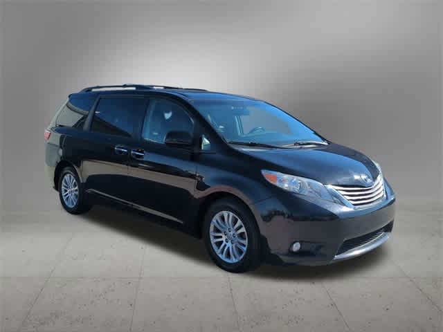 2015 Toyota Sienna XLE Premium 8