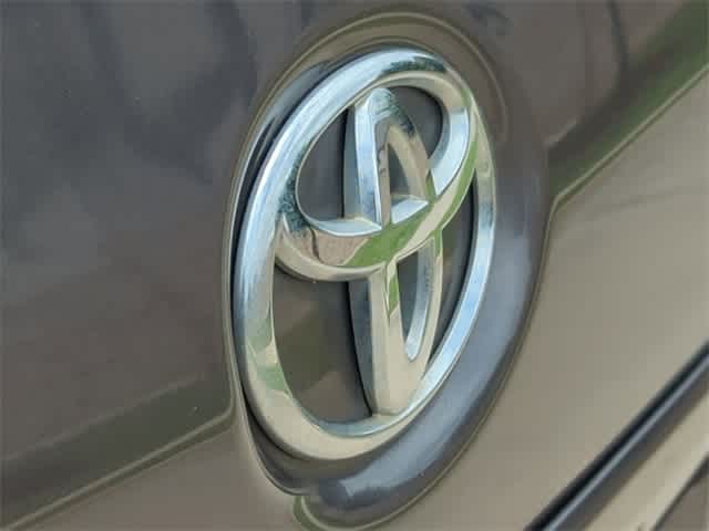 2013 Toyota Sienna XLE 11