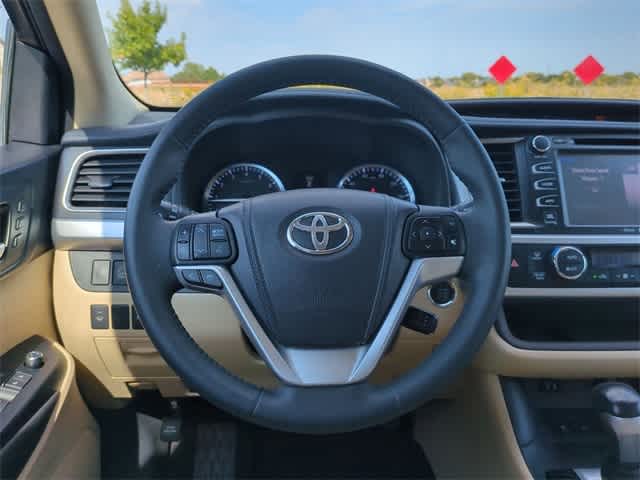 2014 Toyota Highlander Limited 24