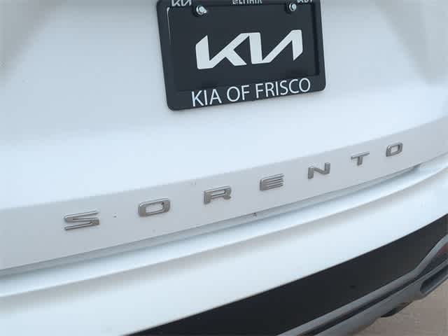 2022 Kia Sorento S 11