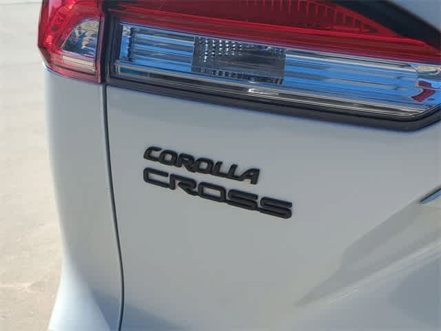 2024 Toyota Corolla Cross Hybrid SE 11