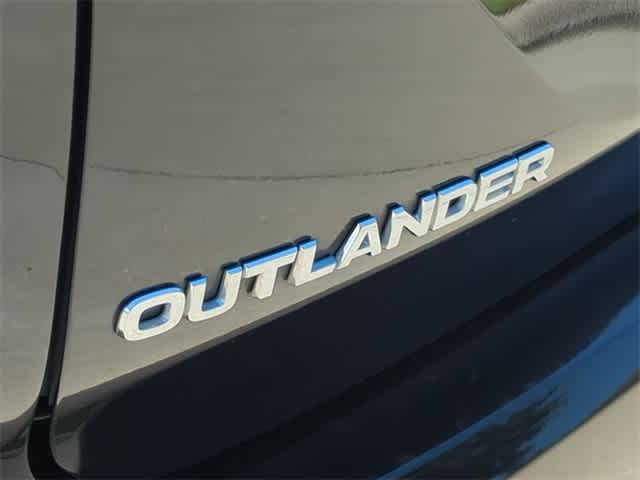 2022 Mitsubishi Outlander SE 12