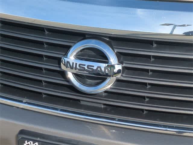 2014 Nissan Quest SV 11