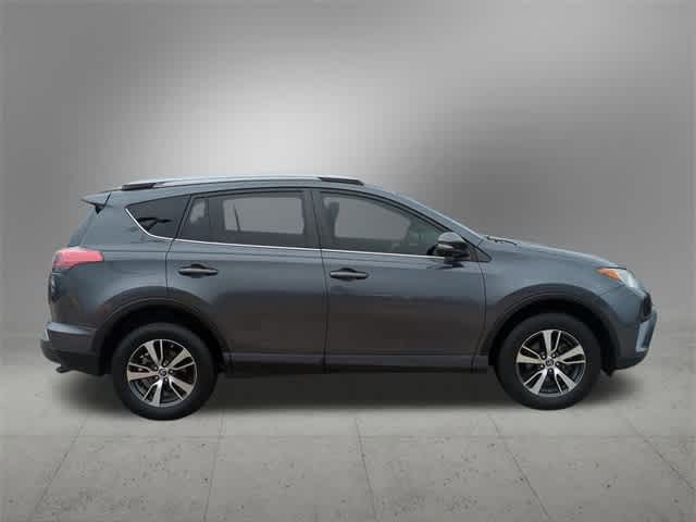 2017 Toyota RAV4 XLE 7