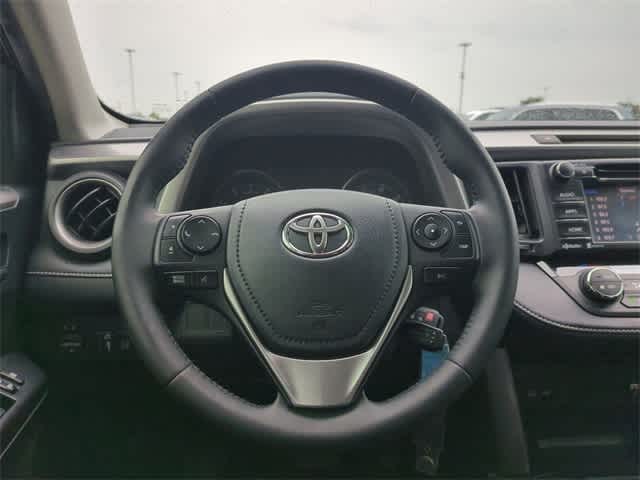 2017 Toyota RAV4 XLE 24