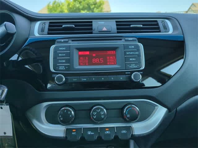 2016 Kia Rio LX 26