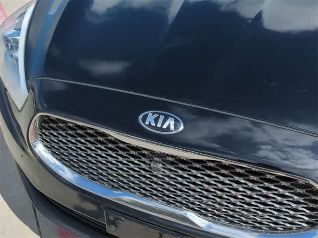 2017 Kia K900 Luxury 10