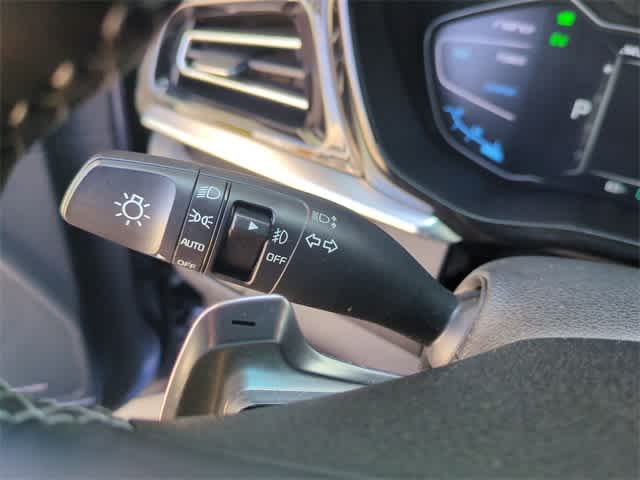 2022 Kia Niro Touring SE 28