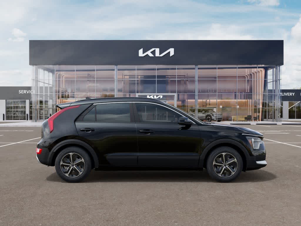 2025 Kia Niro LX 7