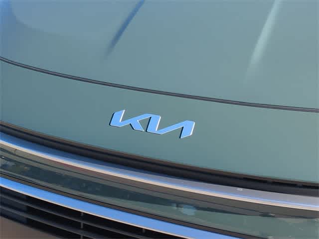 2024 Kia Niro EX 10