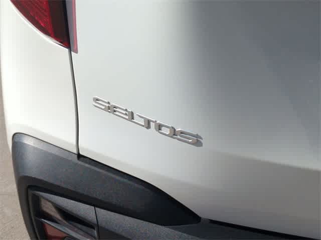 2024 Kia Seltos LX 11