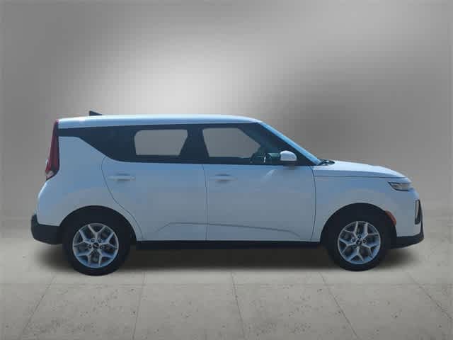 2022 Kia Soul LX 7