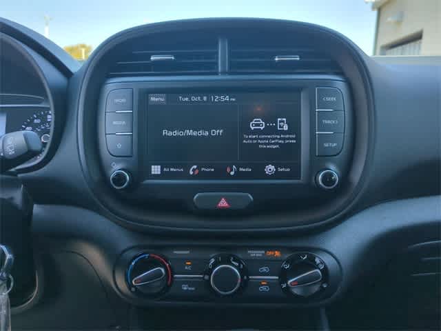 2022 Kia Soul LX 27