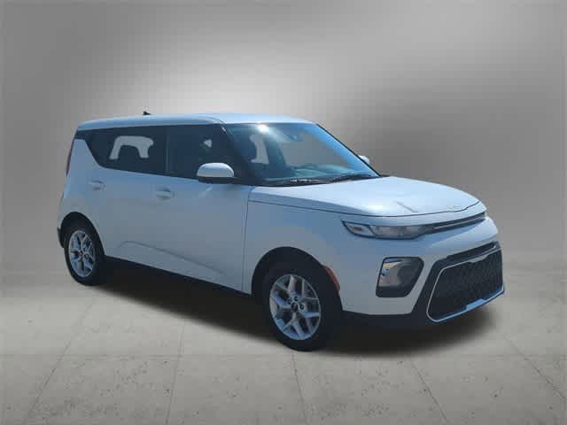 2022 Kia Soul LX 8