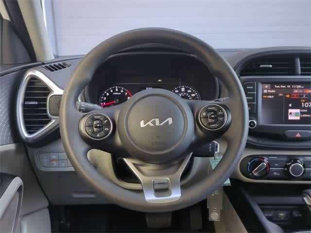 2022 Kia Soul LX 22