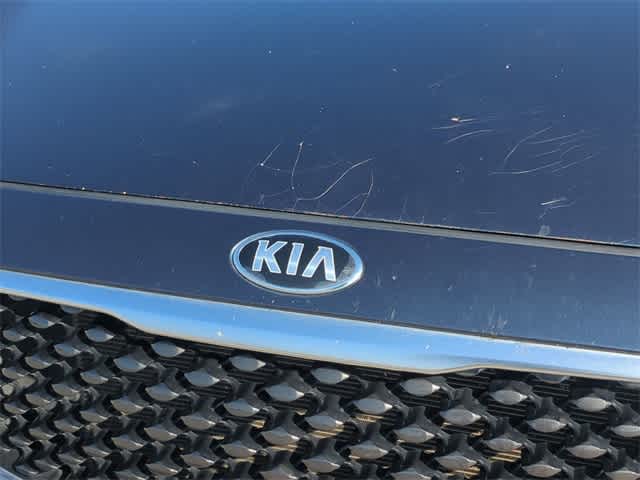 2016 Kia Sedona LX 10