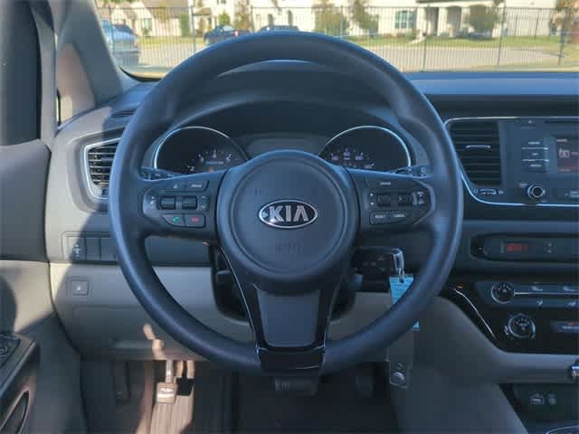 2016 Kia Sedona LX 21