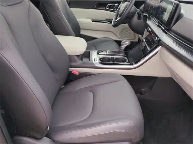 2024 Kia Carnival SX Prestige 23