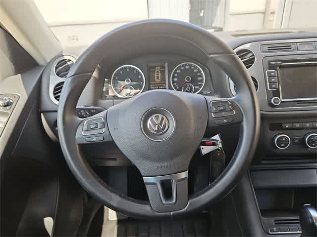 2013 Volkswagen Tiguan SE 22