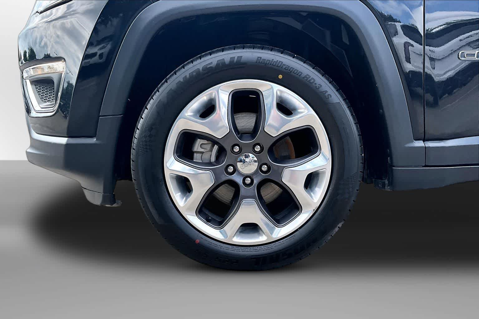 View vehicle photo 7