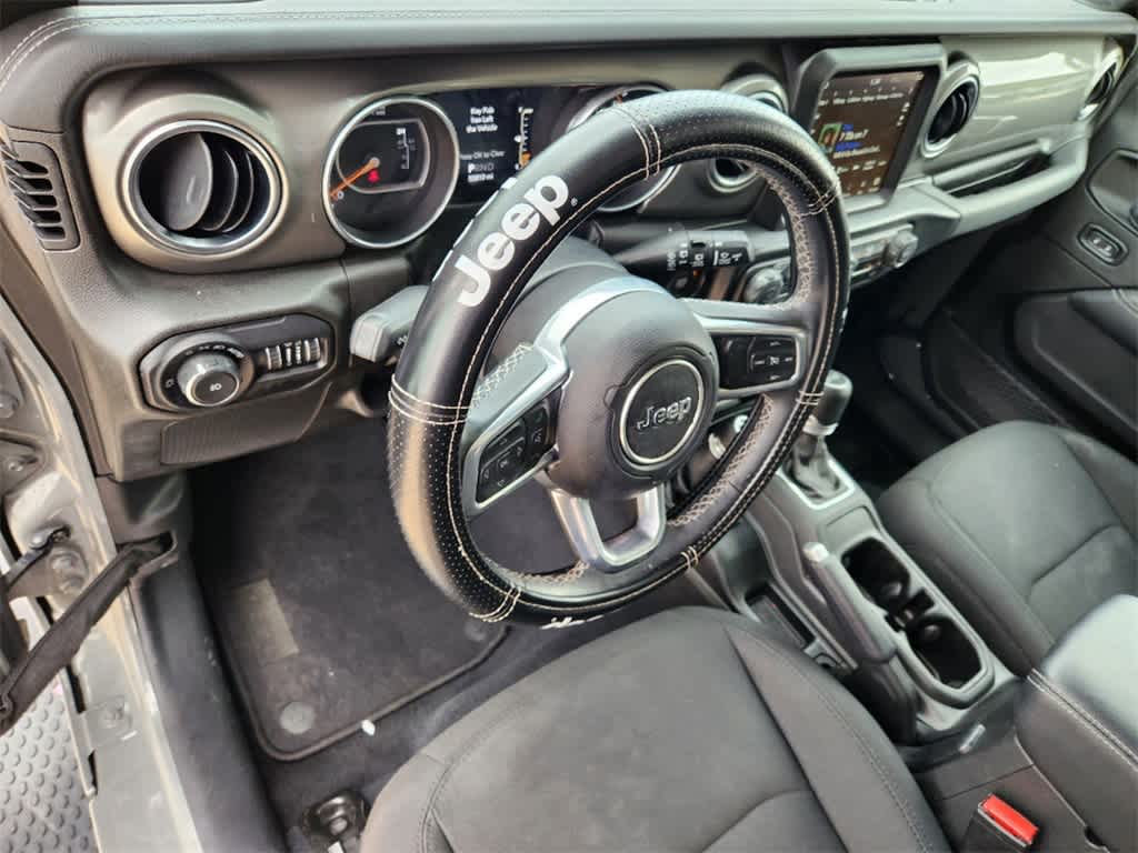 2022 Jeep Wrangler Unlimited Sahara 2