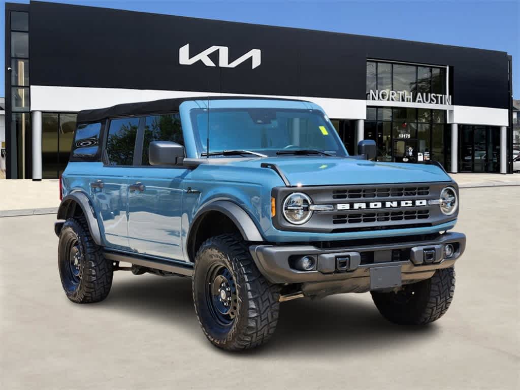 2022 Ford Bronco Black Diamond 3