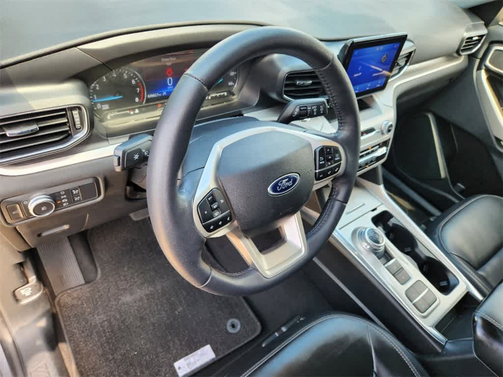 2021 Ford Explorer XLT 2