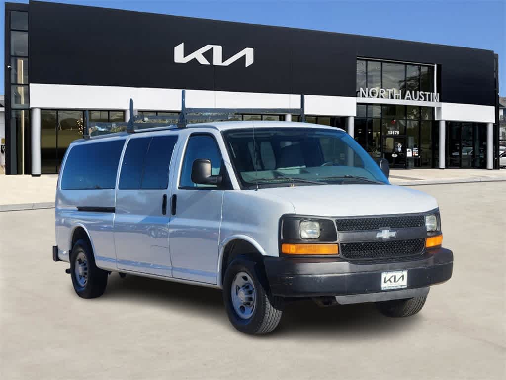 2009 Chevrolet Express WORK VAN 3