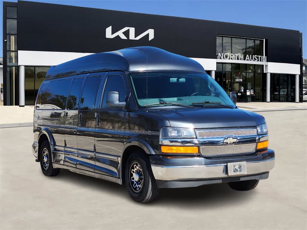 2017 Chevrolet Express  3