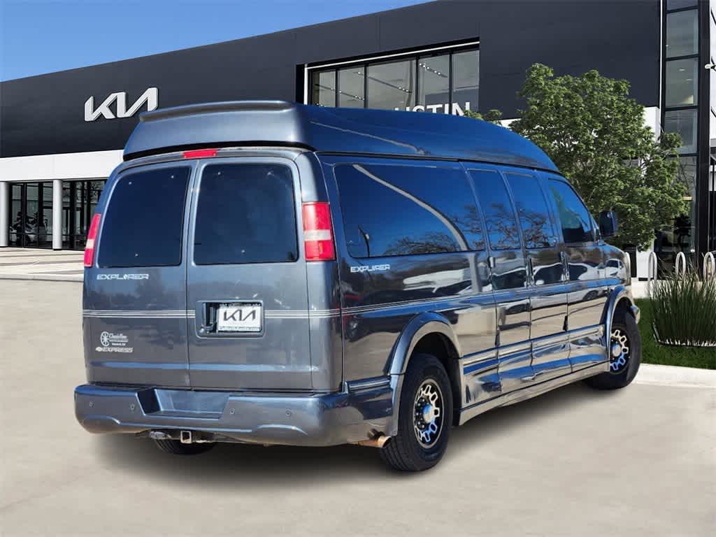 2017 Chevrolet Express  6