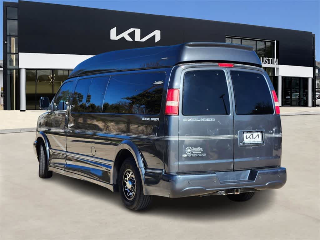 2017 Chevrolet Express  5