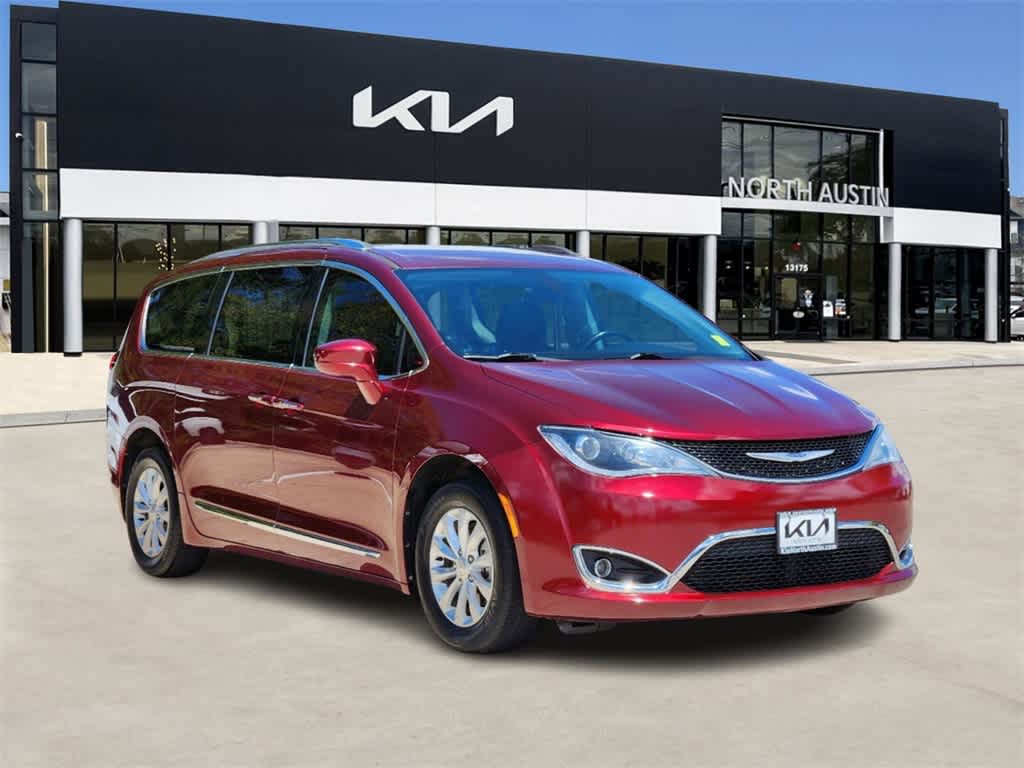 2019 Chrysler Pacifica Touring L 3