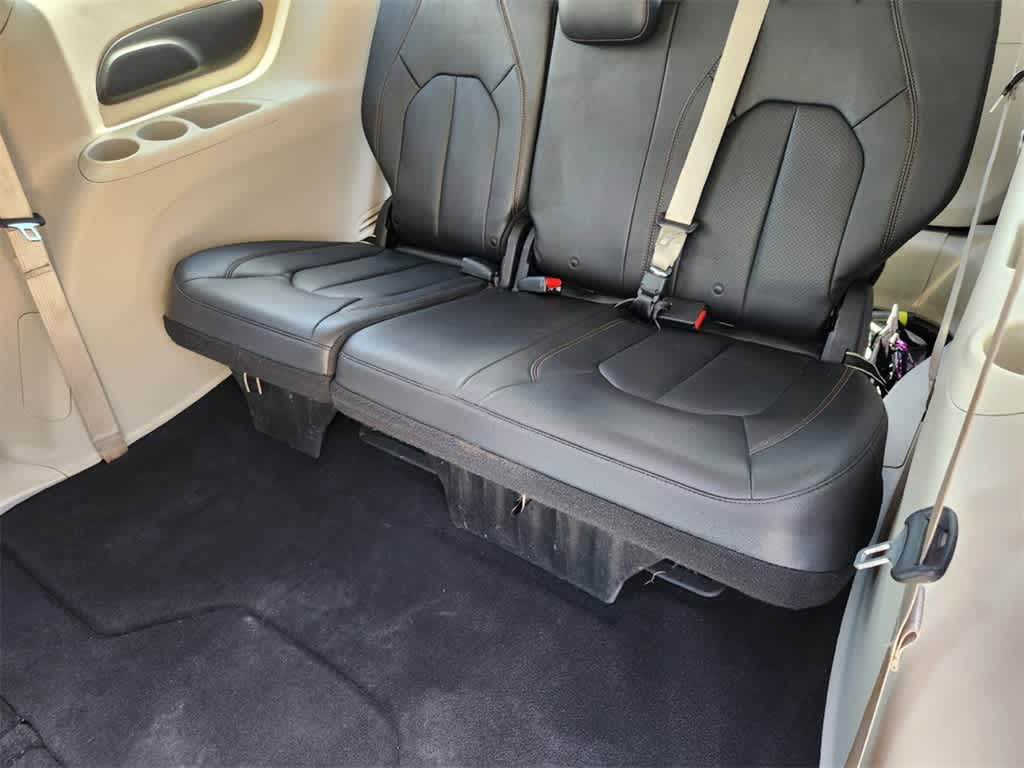 2019 Chrysler Pacifica Touring L 28