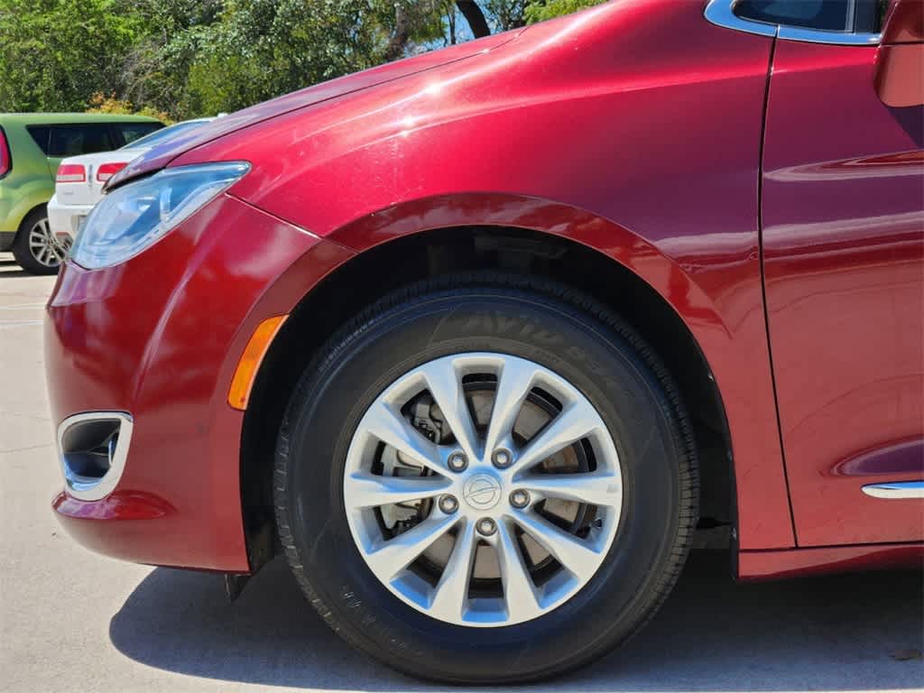 2019 Chrysler Pacifica Touring L 8