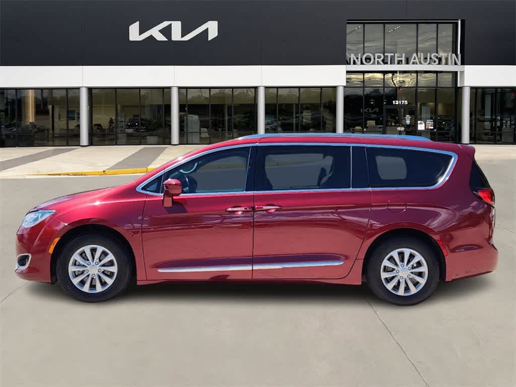 2019 Chrysler Pacifica Touring L 4