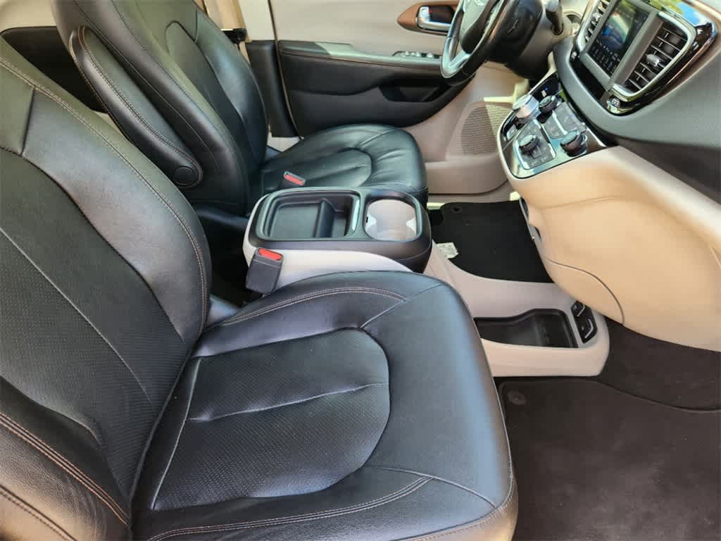 2019 Chrysler Pacifica Touring L 12