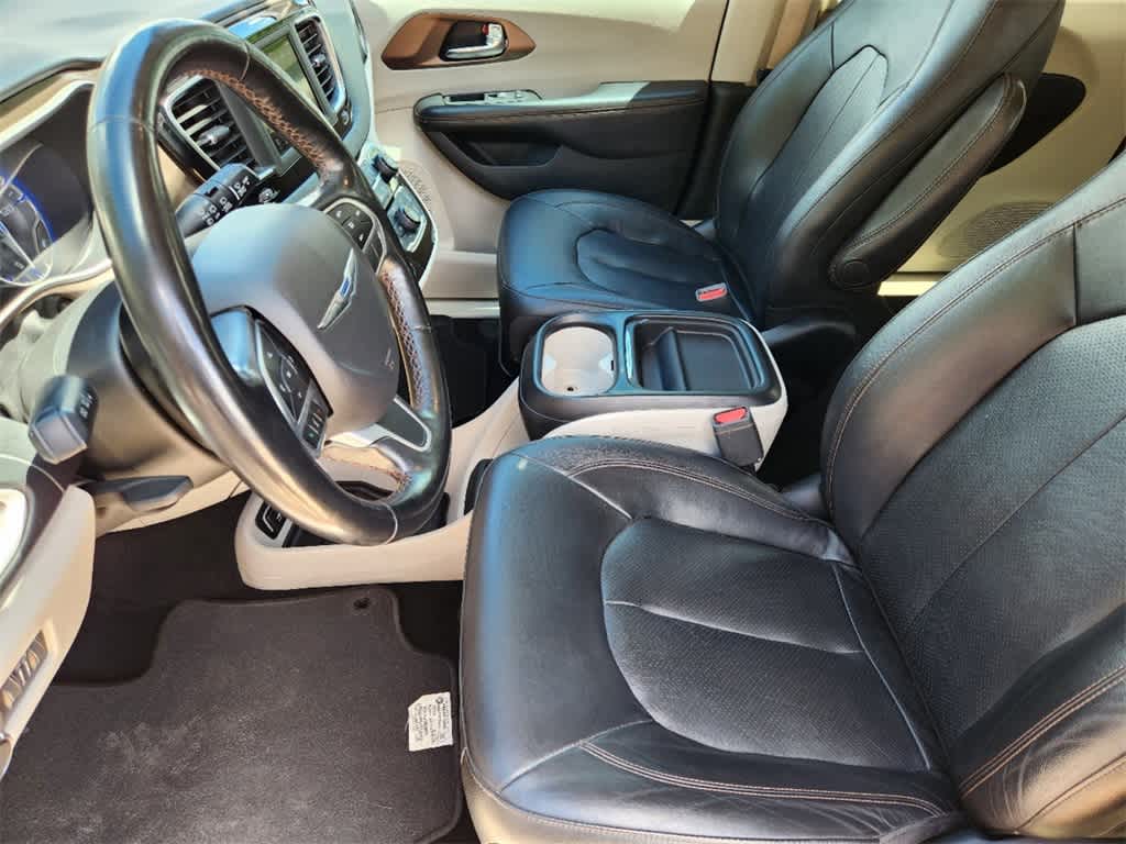 2019 Chrysler Pacifica Touring L 11