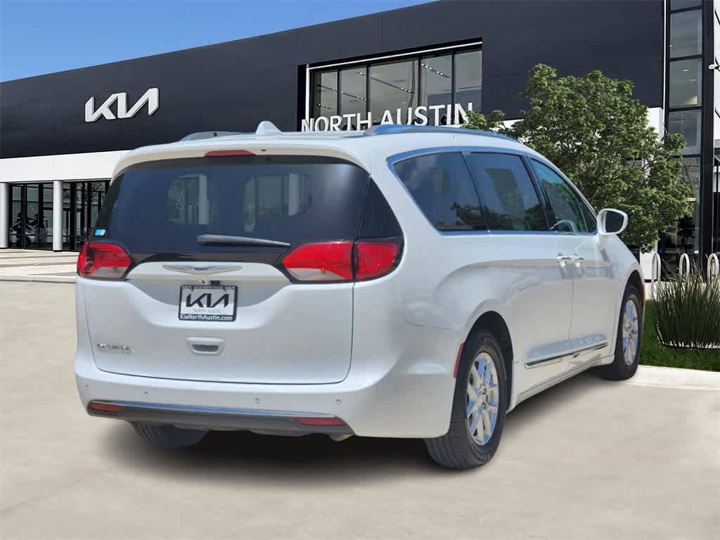 2020 Chrysler Pacifica Touring L 6