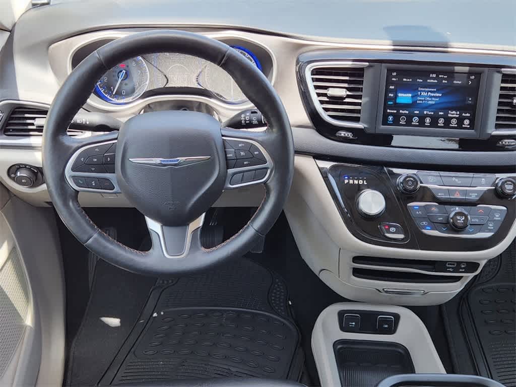 2020 Chrysler Pacifica Touring L 26