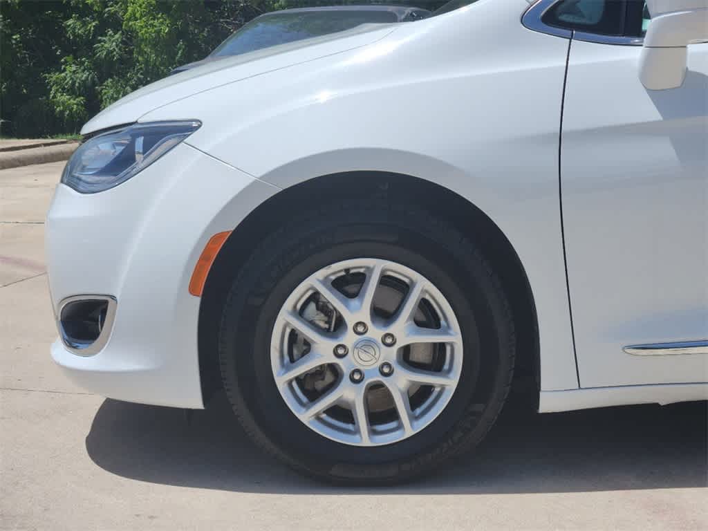 2020 Chrysler Pacifica Touring L 8