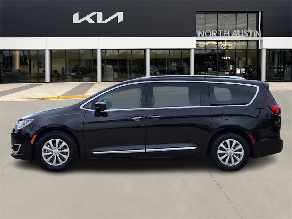 2019 Chrysler Pacifica Touring L 4