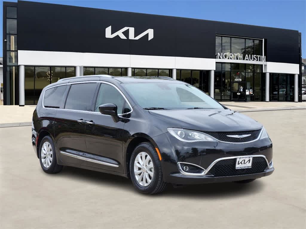 2019 Chrysler Pacifica Touring L 3