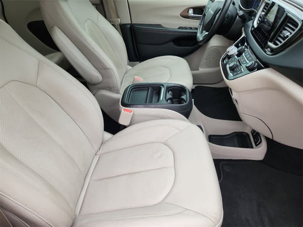 2019 Chrysler Pacifica Touring L 12