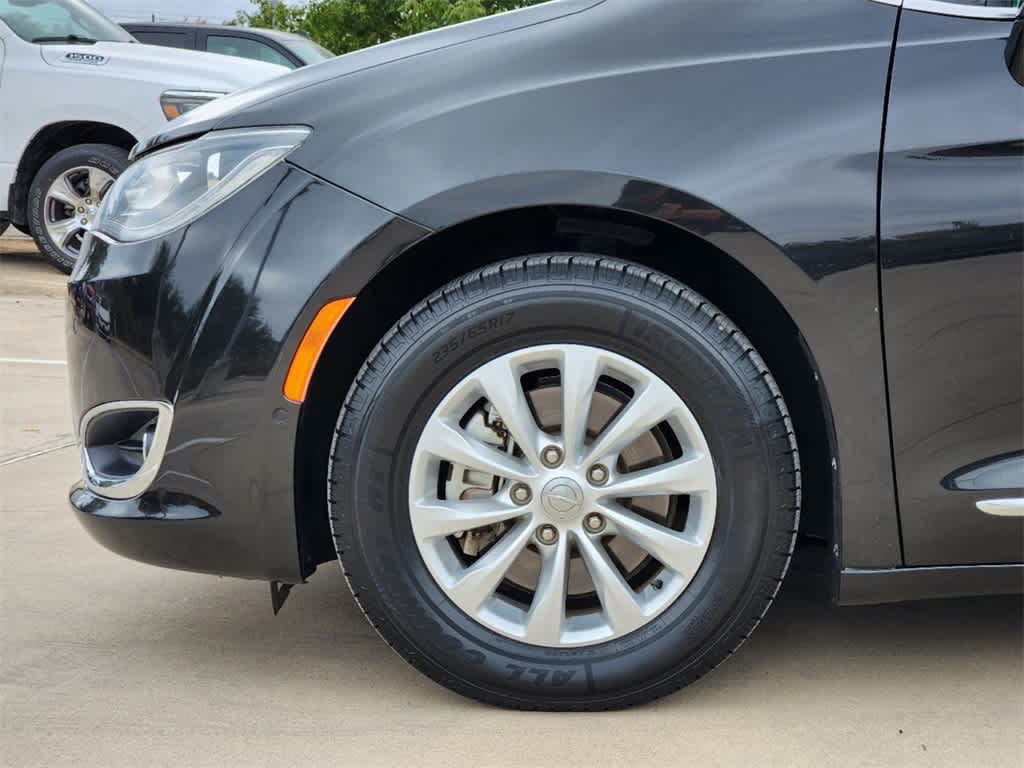 2019 Chrysler Pacifica Touring L 8