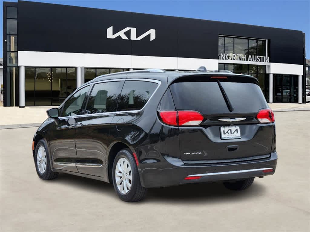 2019 Chrysler Pacifica Touring L 5