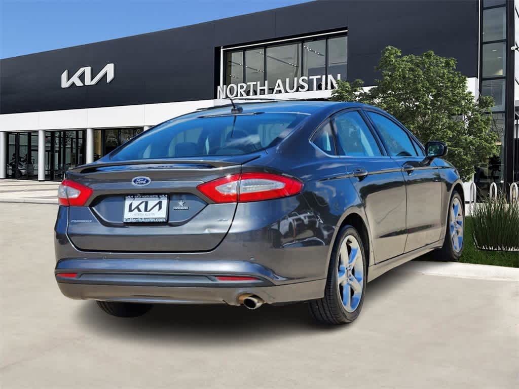 2016 Ford Fusion SE 6